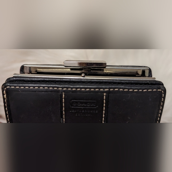 EUC Coach vintage black leather, top frame push lock closure, contrast white - Picture 10 of 12
